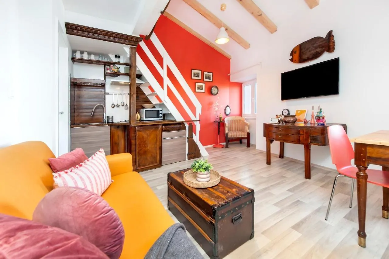 Loreto Lya Sea View Apartments Rovinj